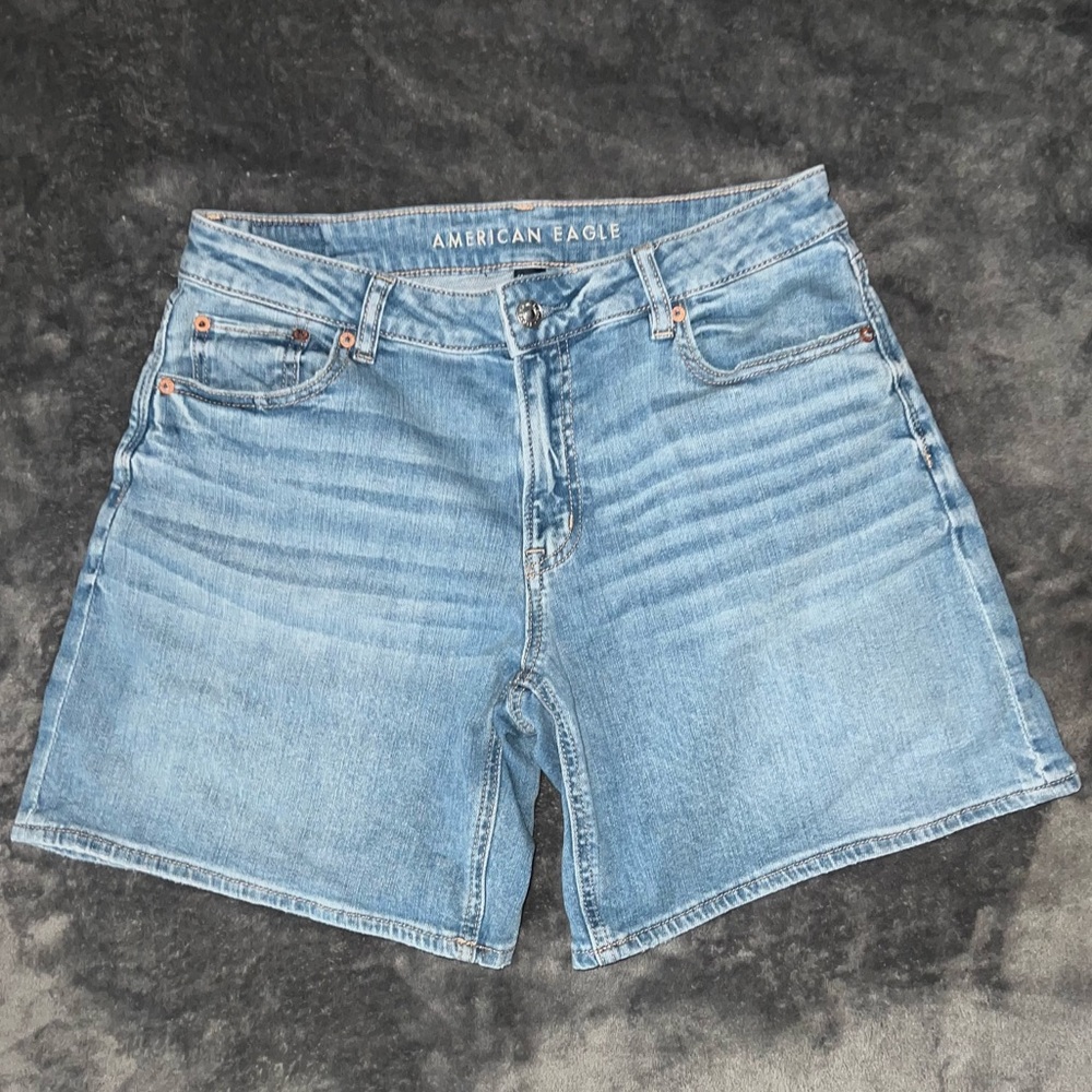 American Eagle Women’s 8” Dreamy Drape Stretch Low-Rise Baggy Jort (Size 4)